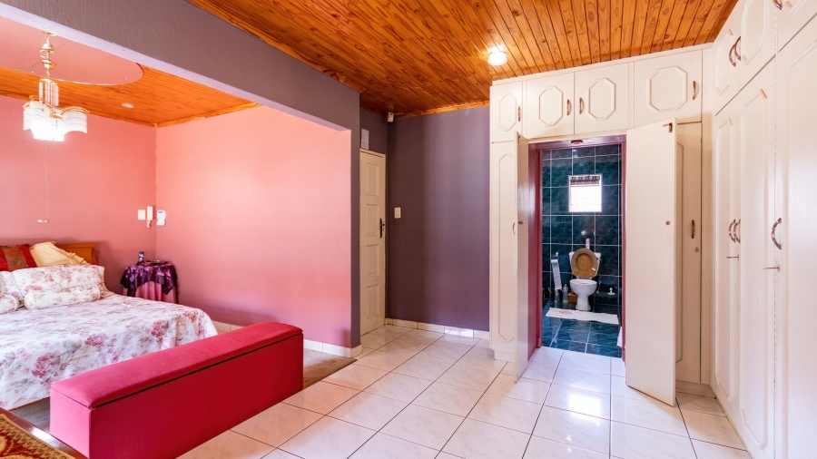 4 Bedroom Property for Sale in Lenasia South Gauteng