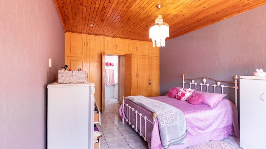 4 Bedroom Property for Sale in Lenasia South Gauteng