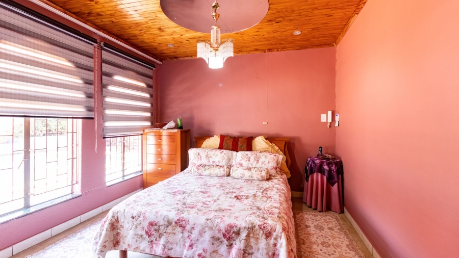 4 Bedroom Property for Sale in Lenasia South Gauteng