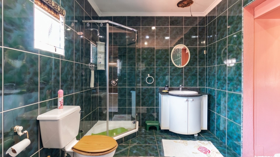 4 Bedroom Property for Sale in Lenasia South Gauteng