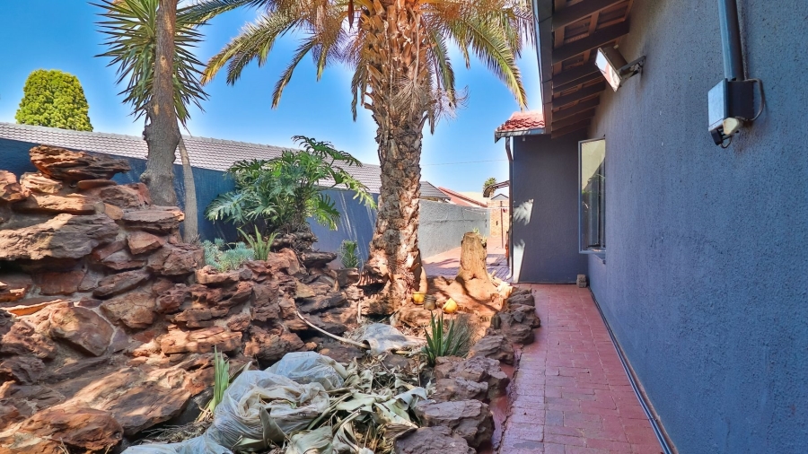 4 Bedroom Property for Sale in Lenasia South Gauteng