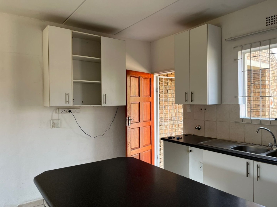 2 Bedroom Property for Sale in Strubensvallei Gauteng