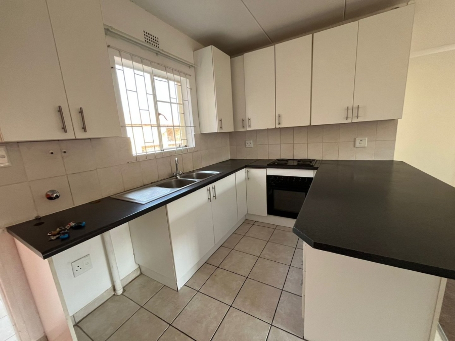 2 Bedroom Property for Sale in Strubensvallei Gauteng