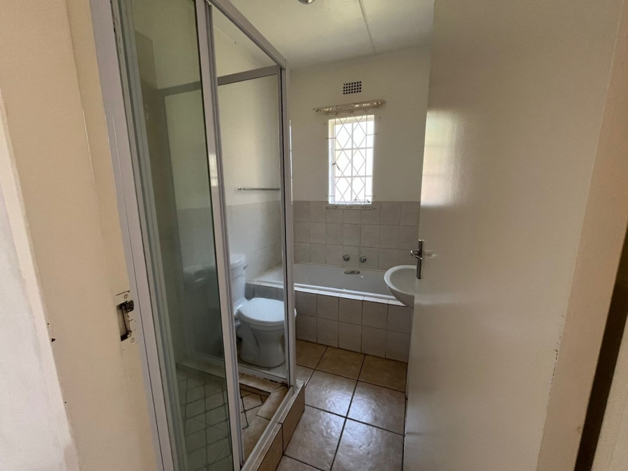 2 Bedroom Property for Sale in Strubensvallei Gauteng