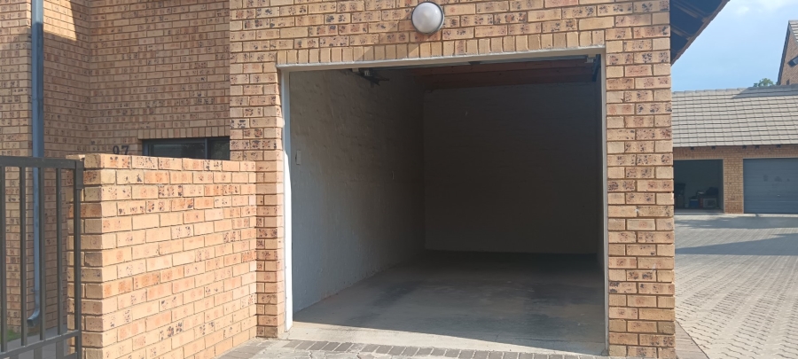 To Let 2 Bedroom Property for Rent in Kyalami Gauteng