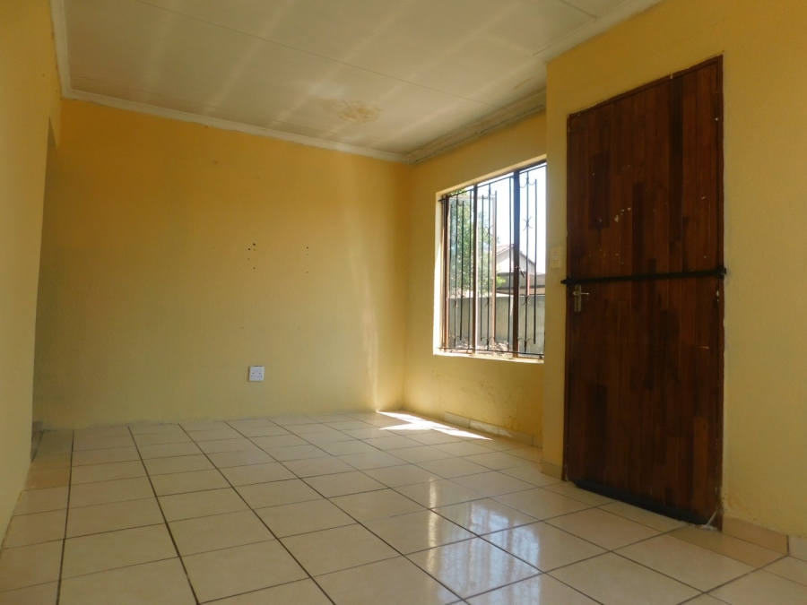 To Let 3 Bedroom Property for Rent in Daveyton Gauteng