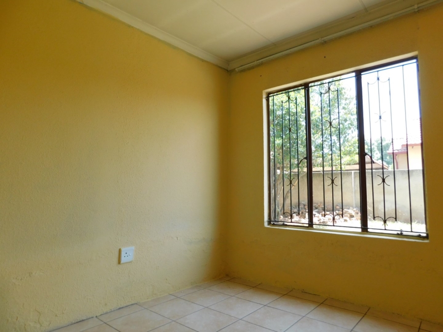 To Let 3 Bedroom Property for Rent in Daveyton Gauteng
