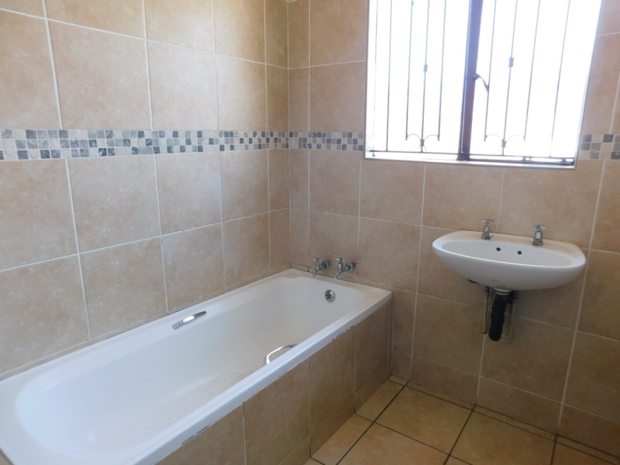 To Let 3 Bedroom Property for Rent in Daveyton Gauteng