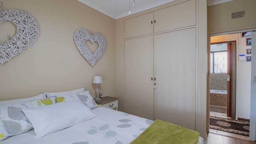 3 Bedroom Property for Sale in Bonaero Park Gauteng