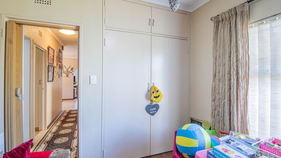 3 Bedroom Property for Sale in Bonaero Park Gauteng