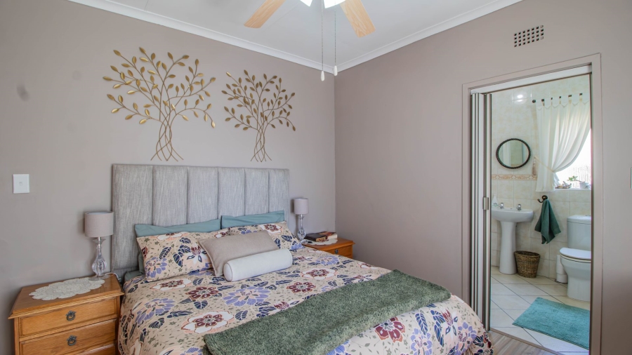 3 Bedroom Property for Sale in Bonaero Park Gauteng