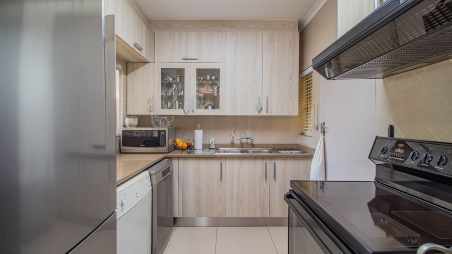 3 Bedroom Property for Sale in Bonaero Park Gauteng