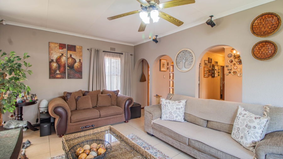 3 Bedroom Property for Sale in Bonaero Park Gauteng