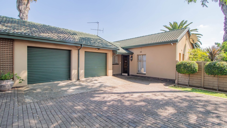 3 Bedroom Property for Sale in Bonaero Park Gauteng