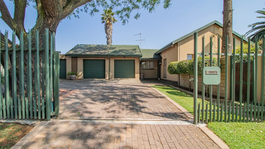 3 Bedroom Property for Sale in Bonaero Park Gauteng