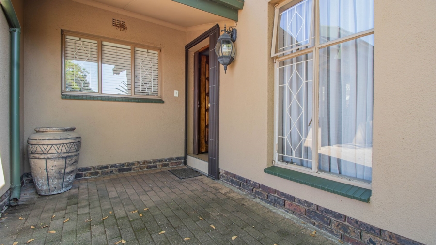 3 Bedroom Property for Sale in Bonaero Park Gauteng
