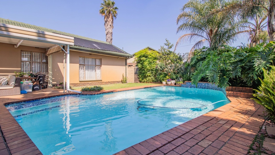 3 Bedroom Property for Sale in Bonaero Park Gauteng
