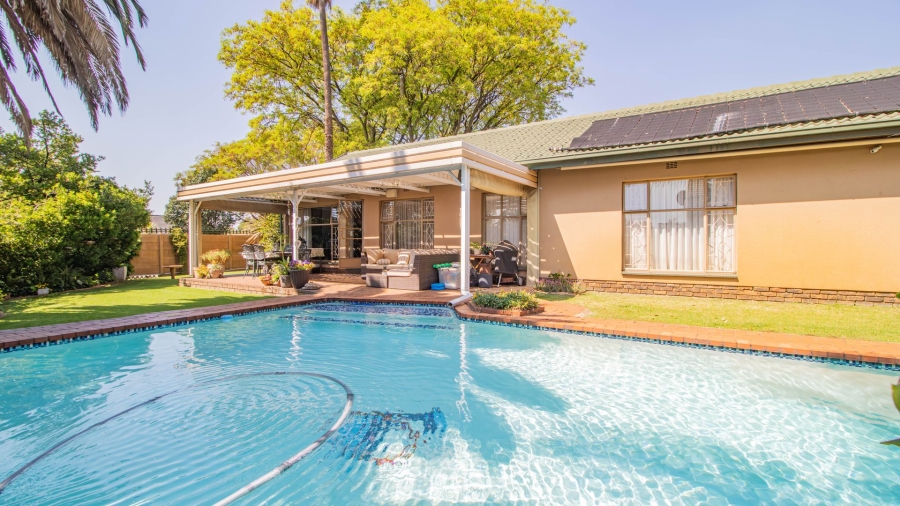 3 Bedroom Property for Sale in Bonaero Park Gauteng