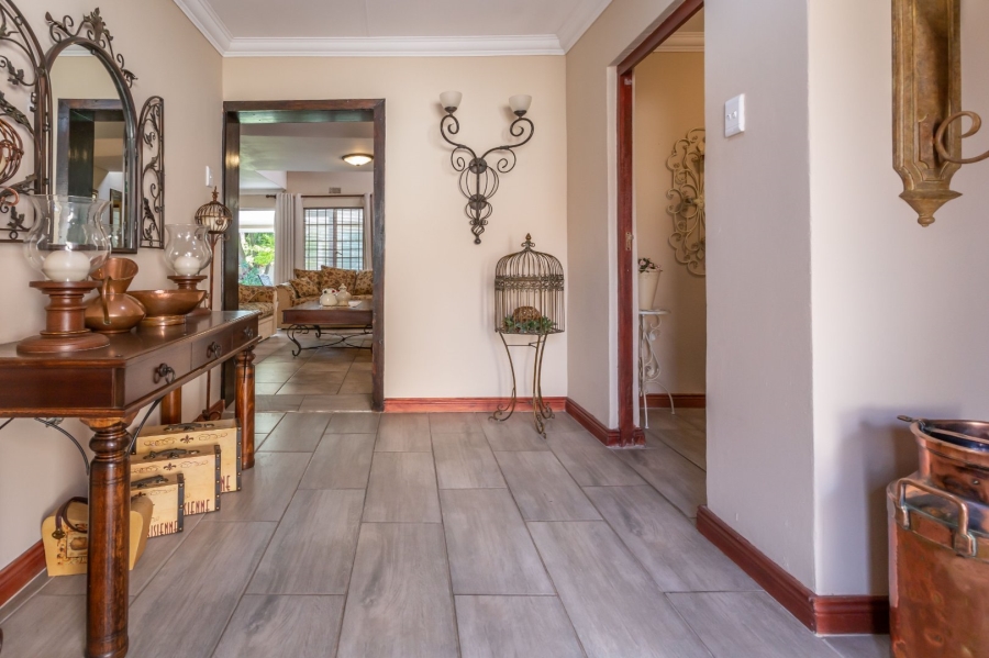 5 Bedroom Property for Sale in Radiokop Gauteng