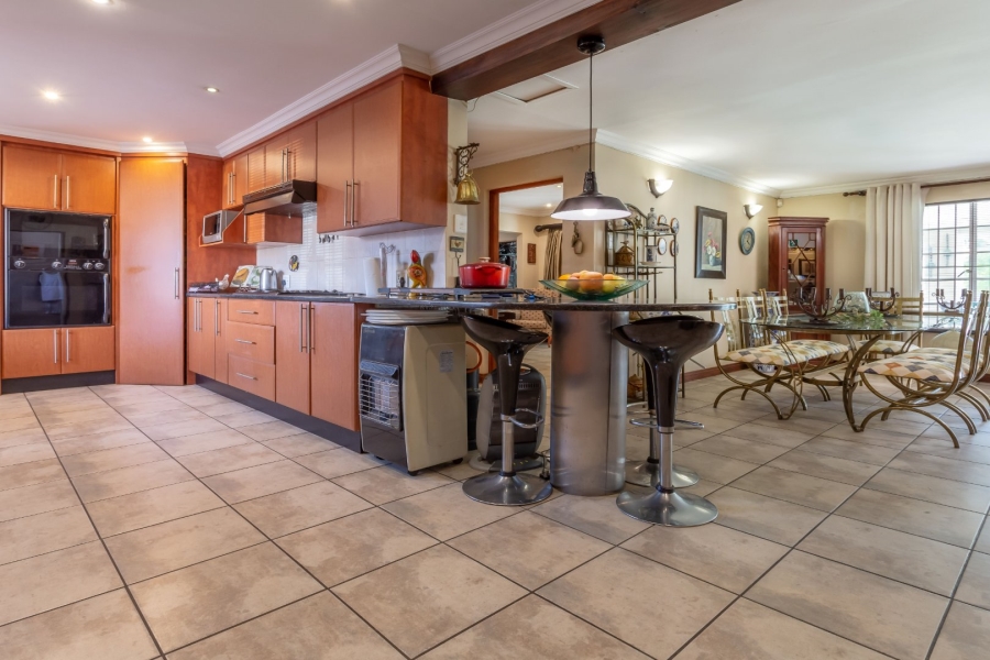 5 Bedroom Property for Sale in Radiokop Gauteng