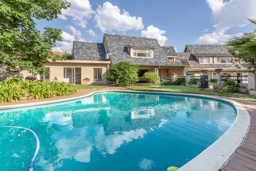 5 Bedroom Property for Sale in Radiokop Gauteng