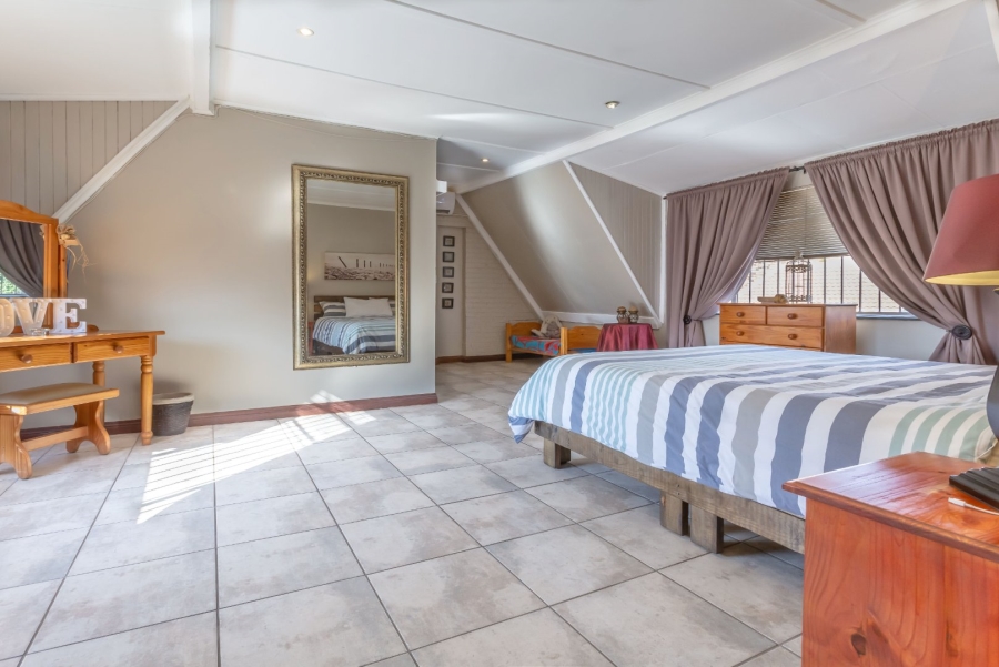 5 Bedroom Property for Sale in Radiokop Gauteng