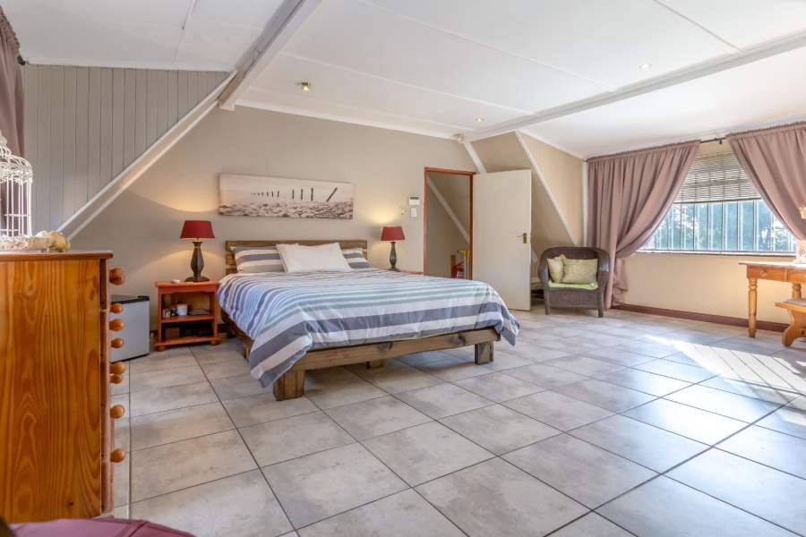 5 Bedroom Property for Sale in Radiokop Gauteng