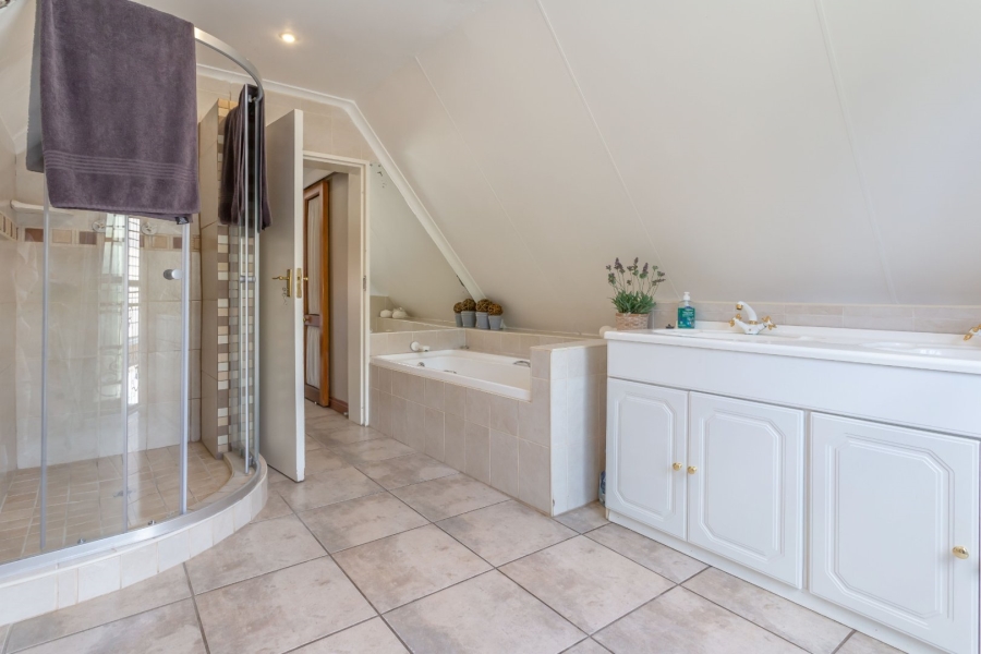 5 Bedroom Property for Sale in Radiokop Gauteng