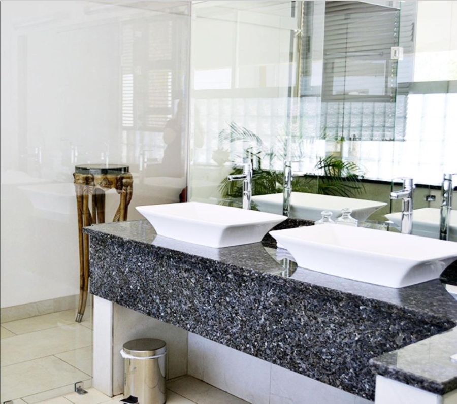  Bedroom Property for Sale in Nieuw Muckleneuk Gauteng