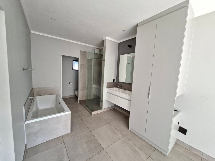 2 Bedroom Property for Sale in Waterkloof Gauteng