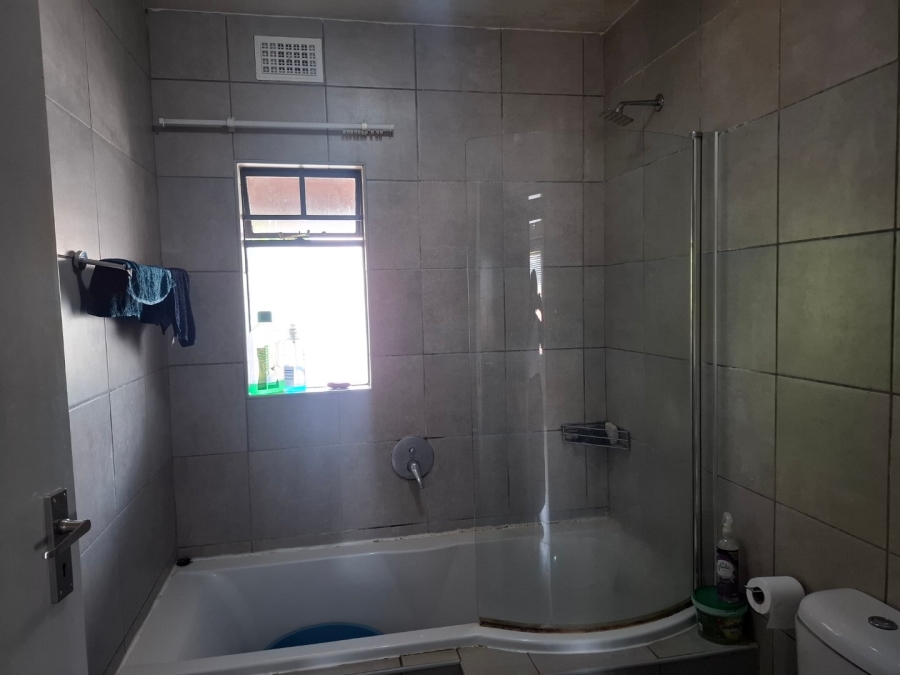 2 Bedroom Property for Sale in Montana Tuine Gauteng