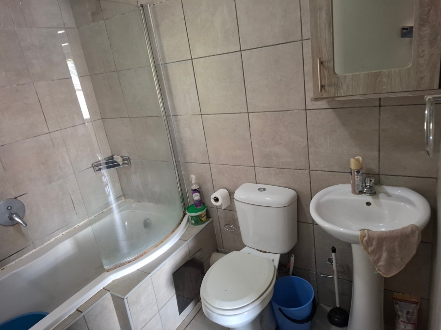 2 Bedroom Property for Sale in Montana Tuine Gauteng