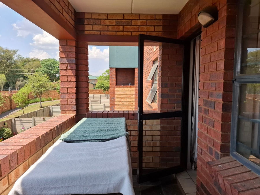 2 Bedroom Property for Sale in Montana Tuine Gauteng