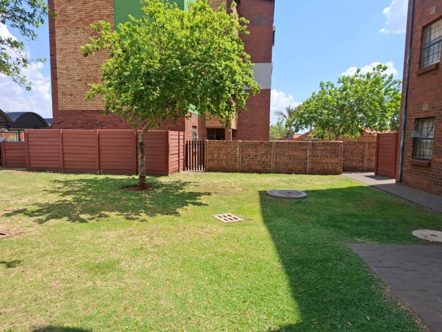 2 Bedroom Property for Sale in Montana Tuine Gauteng