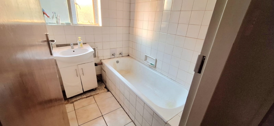 2 Bedroom Property for Sale in Pretoria Central Gauteng