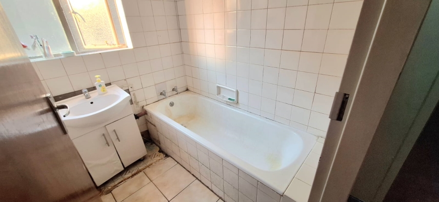 2 Bedroom Property for Sale in Pretoria Central Gauteng