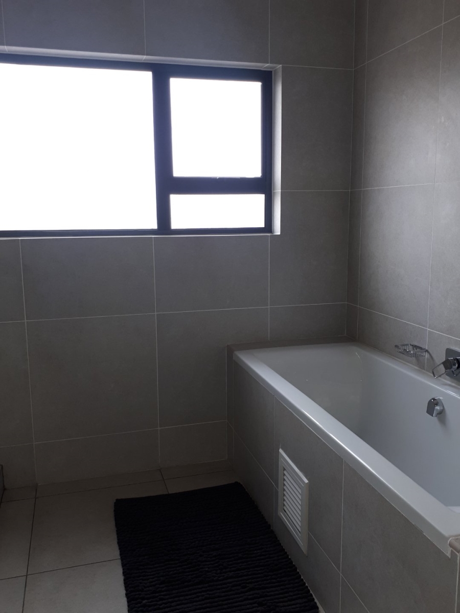 3 Bedroom Property for Sale in Greenstone Hill Gauteng