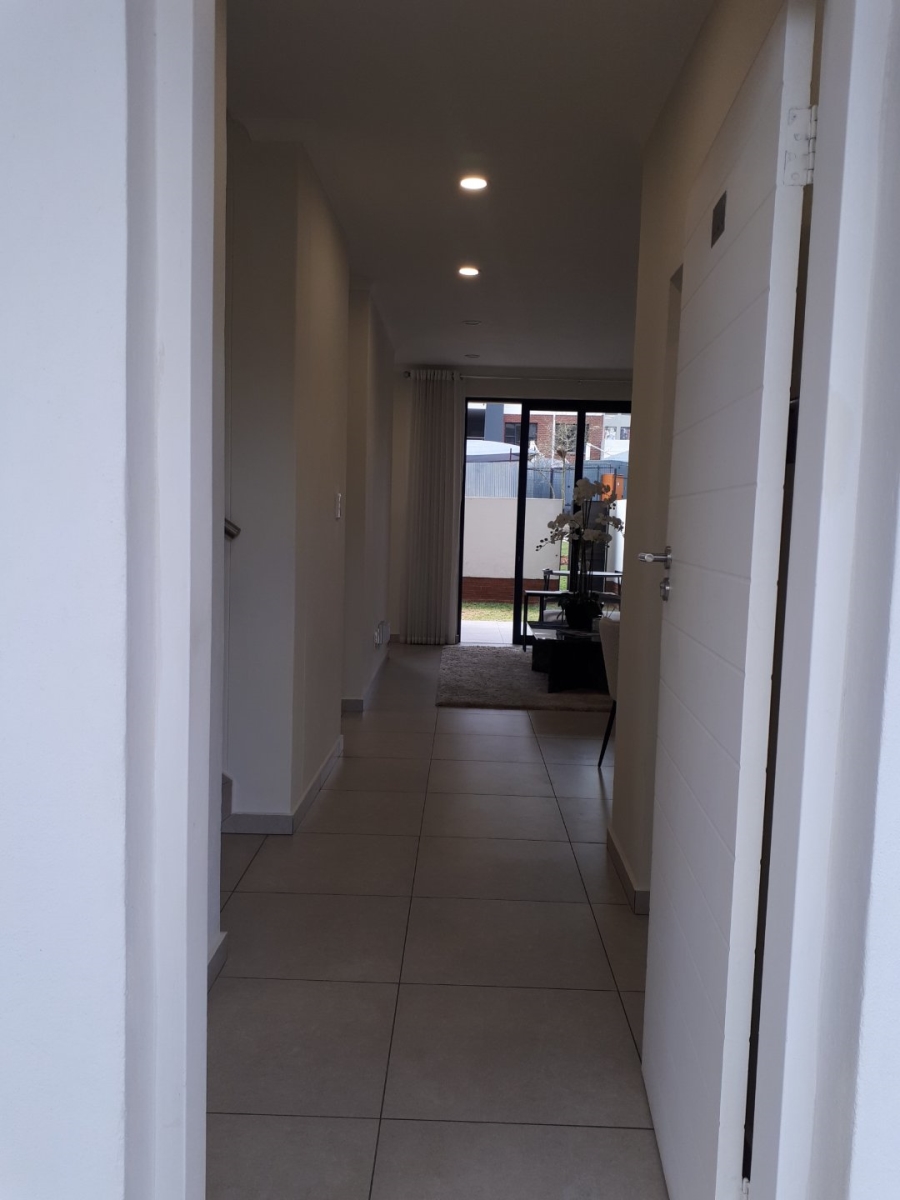 3 Bedroom Property for Sale in Greenstone Hill Gauteng