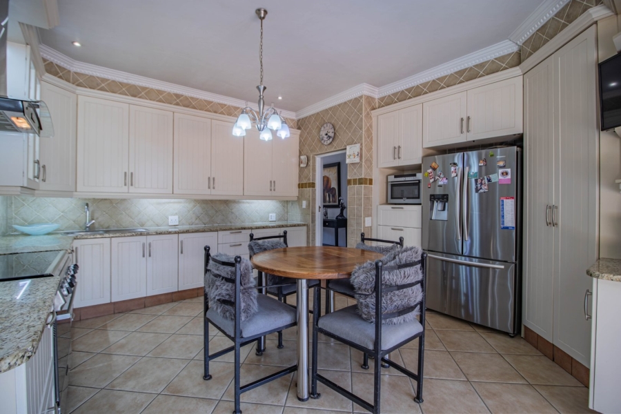 5 Bedroom Property for Sale in Thornhill Estate Gauteng