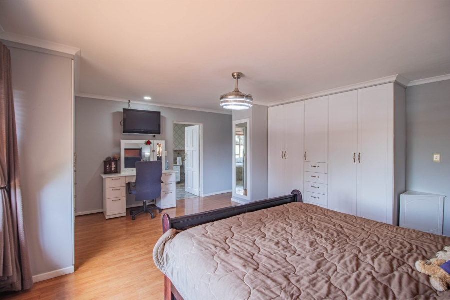 5 Bedroom Property for Sale in Thornhill Estate Gauteng