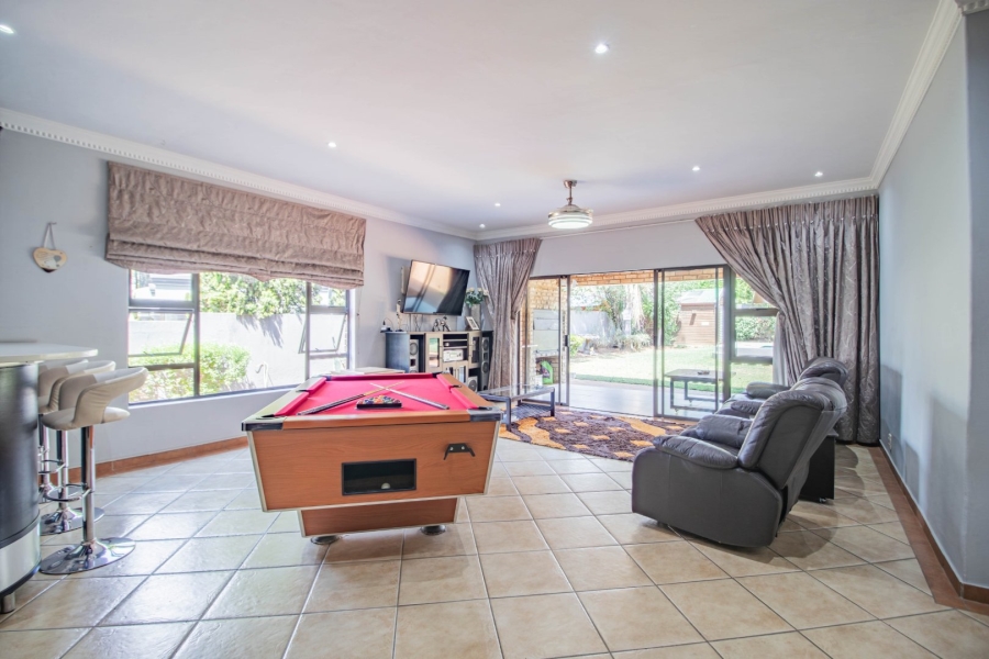 5 Bedroom Property for Sale in Thornhill Estate Gauteng