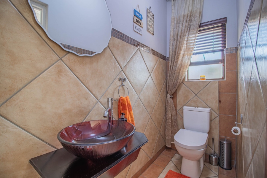 5 Bedroom Property for Sale in Thornhill Estate Gauteng