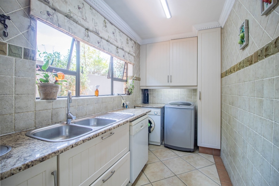 5 Bedroom Property for Sale in Thornhill Estate Gauteng