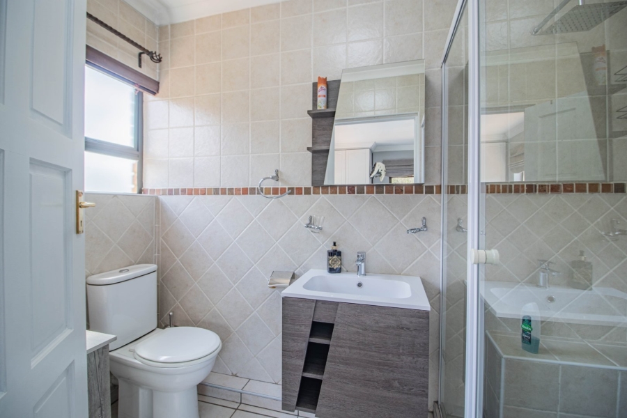 5 Bedroom Property for Sale in Thornhill Estate Gauteng