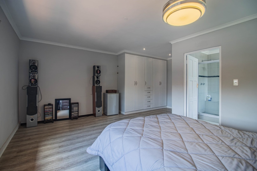 5 Bedroom Property for Sale in Thornhill Estate Gauteng