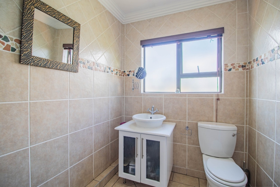 5 Bedroom Property for Sale in Thornhill Estate Gauteng