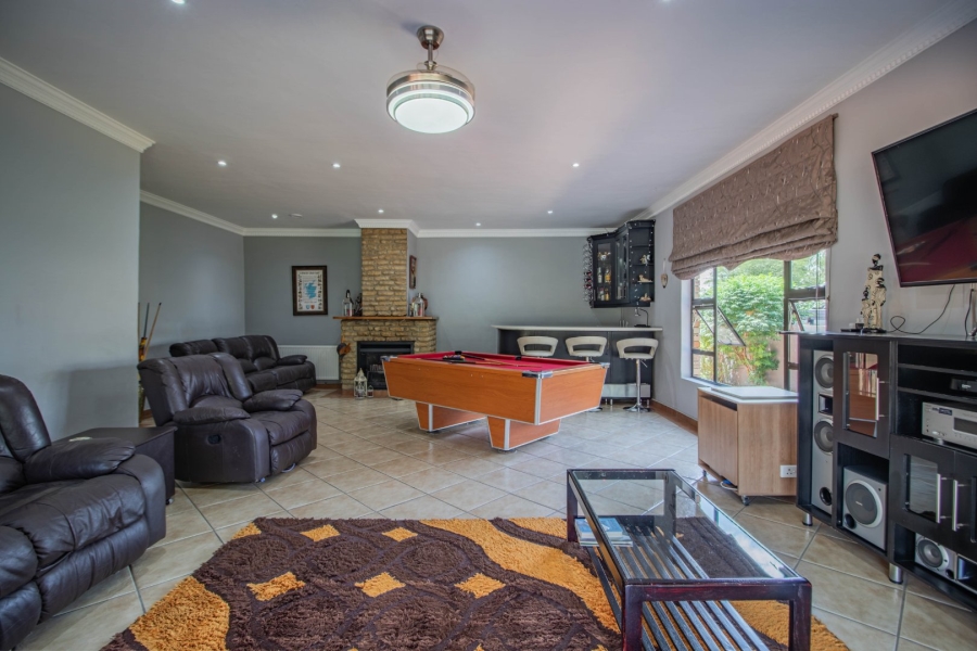 5 Bedroom Property for Sale in Thornhill Estate Gauteng