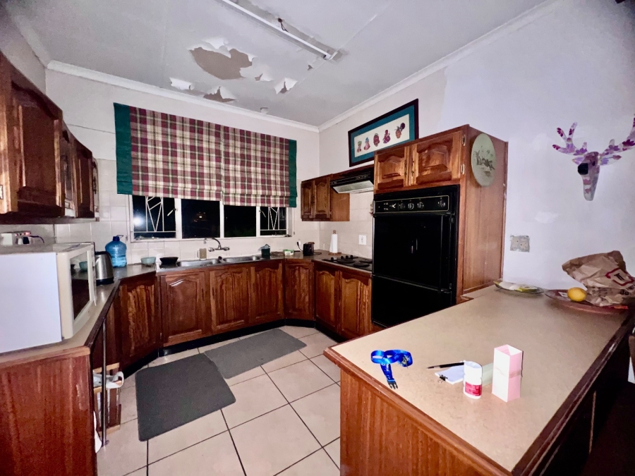 5 Bedroom Property for Sale in Elardus Park Gauteng