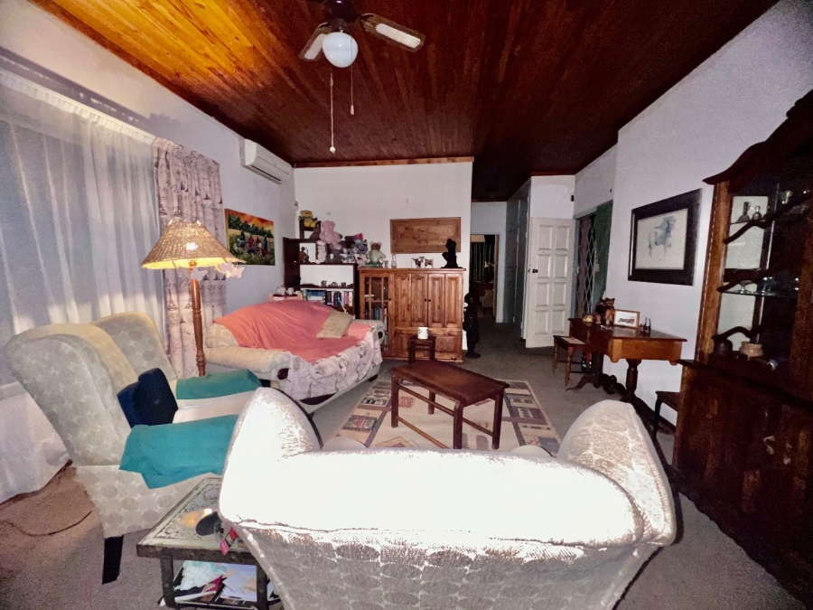 5 Bedroom Property for Sale in Elardus Park Gauteng