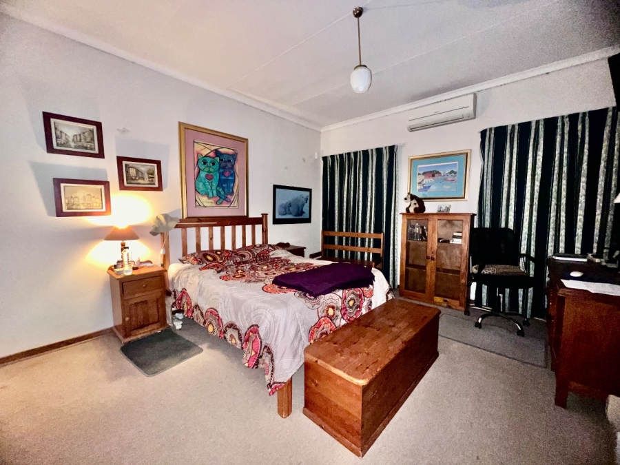 5 Bedroom Property for Sale in Elardus Park Gauteng